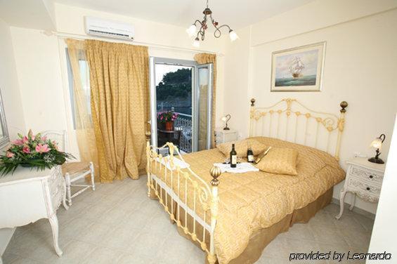 Acrothea Hotel 파르가 객실 사진